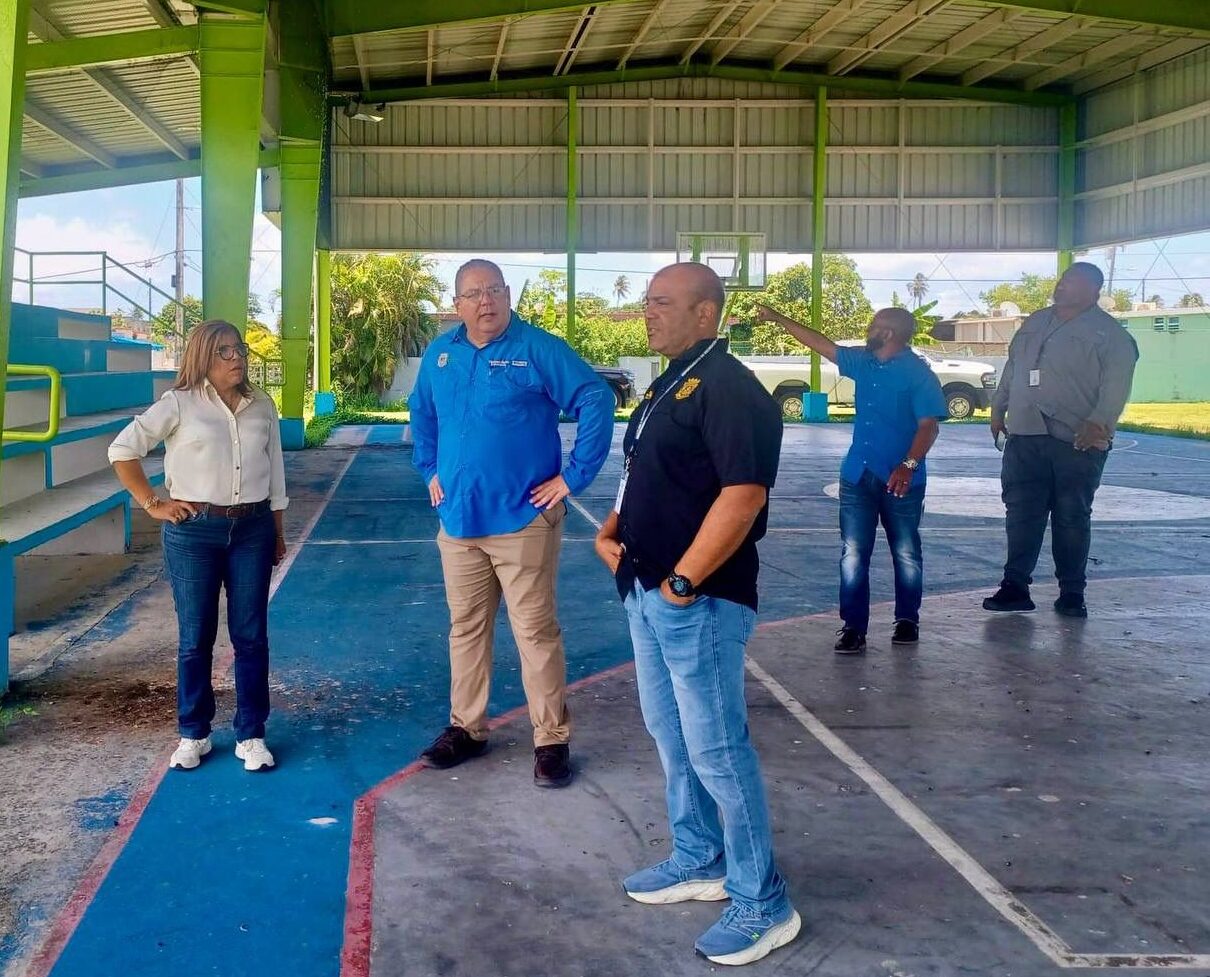 Alcaldesa de Humacao se reúne con el secretario de Recreación y Deportes