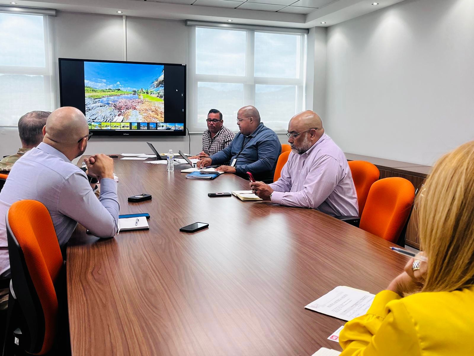 Alcaldesa de Humacao se reúne con el Cuerpo de Ingenieros para atender proyectos de mitigación 