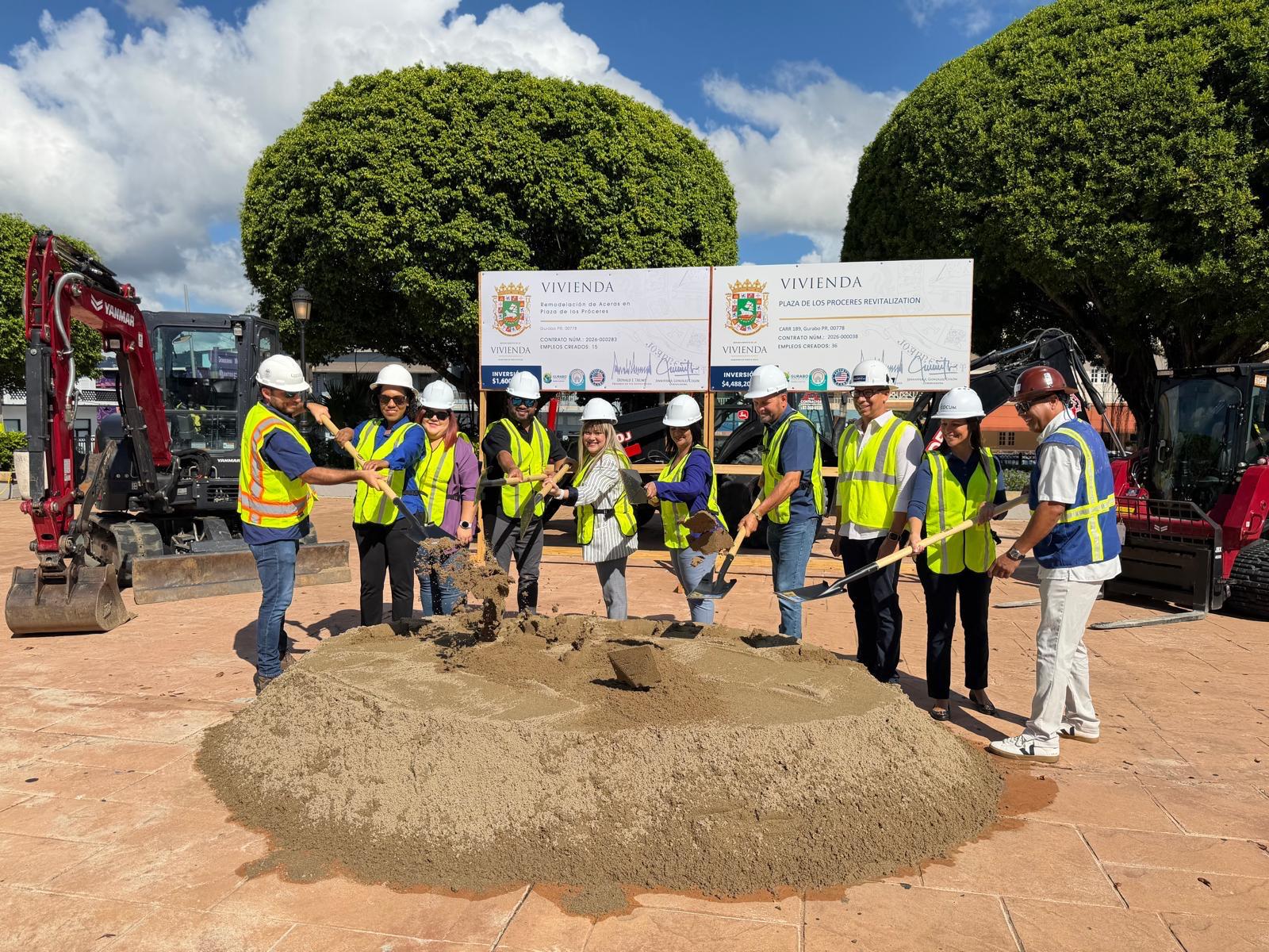 Colocan primera piedra para rehabilitación de la plaza pública de Gurabo