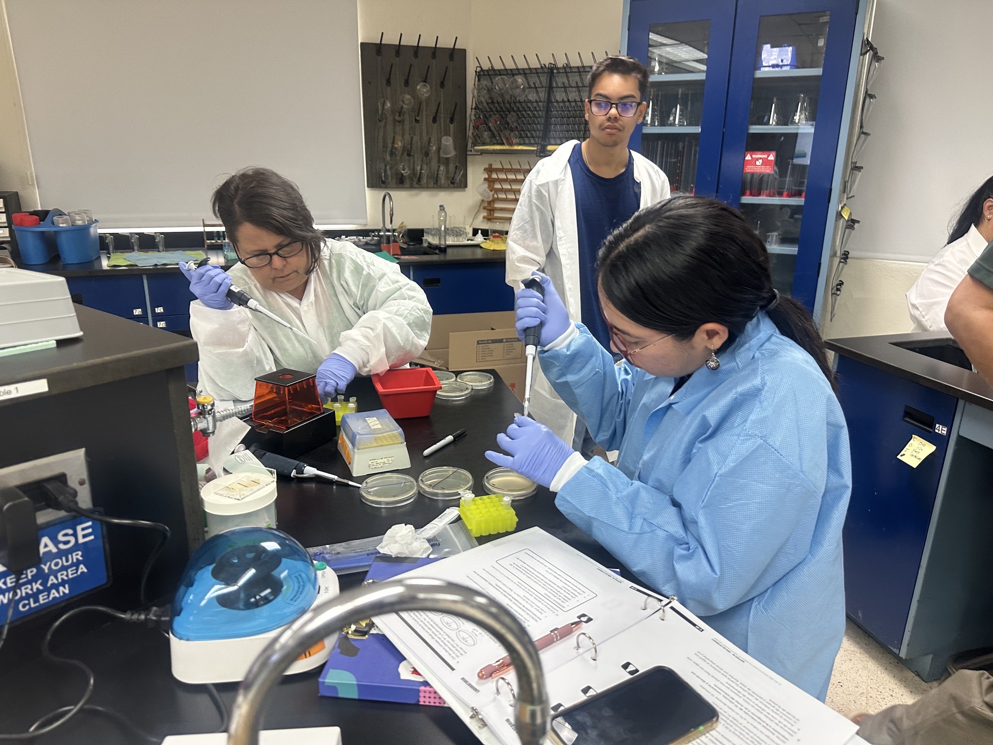 Programa Amgen Biotech Experience impulsa la educación científica en Puerto Rico