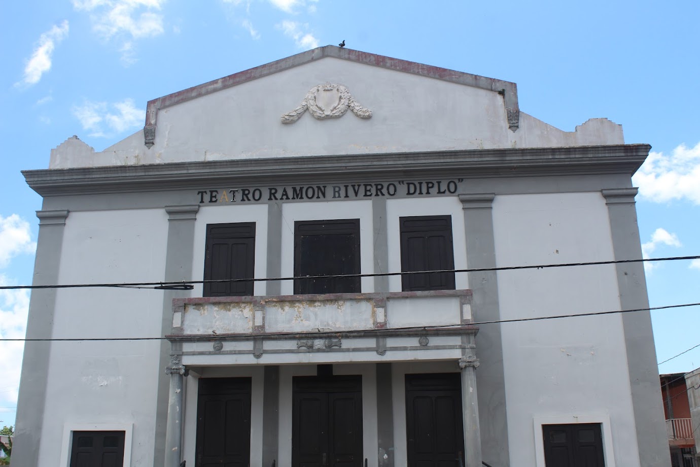 Por tercera ocasión en Naguabo se convoca subasta para reconstrucción del Teatro Ramón Rivero Diplo
